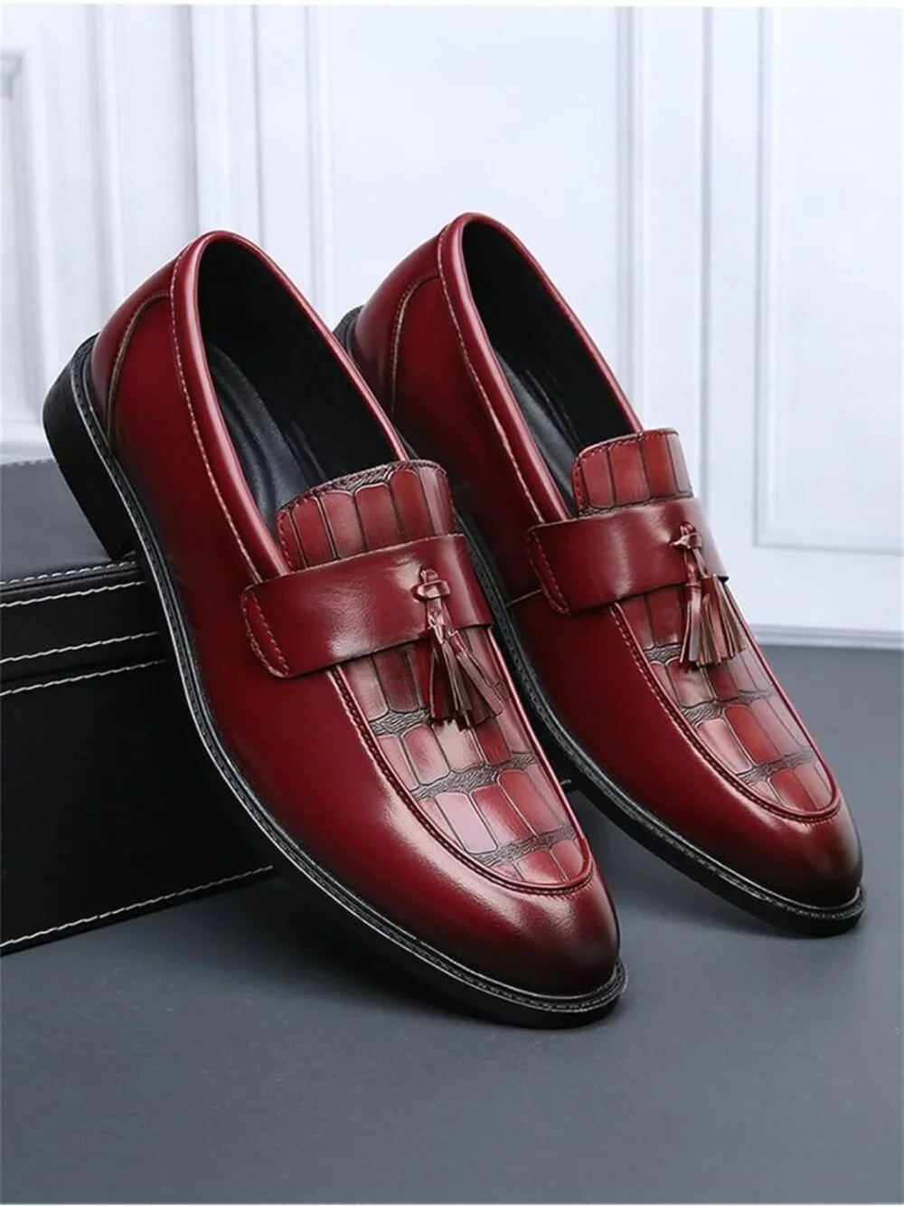 Men's Red Crocodile Print Tassel Slip On Loafer Business Formal Dress Shoes